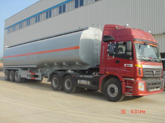 60t Tank Semi Trailer for Transport Fuel, Diesel, Oil with Heat Insulation (60000L -70000L Road Tanker)