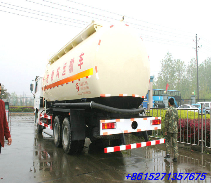 SHACMAN 8x4 Bulk cement tanker truck 40~47 cbm