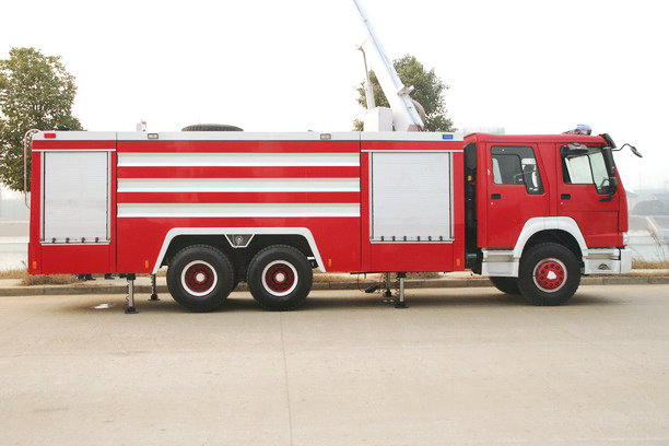 Sinotruk HOWO 18 Meter Water Tower Fire Truck