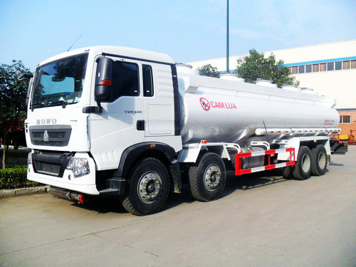 SINOTRUK HOWO 35-38CBM OIL TANKER TRUCK