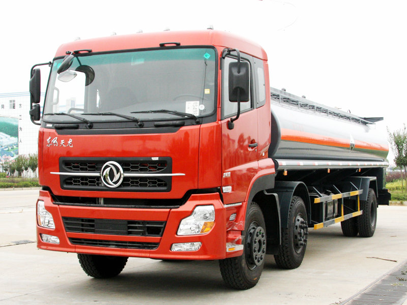 Dongfeng Tianlong 20cbm Chemical Liquid Truck