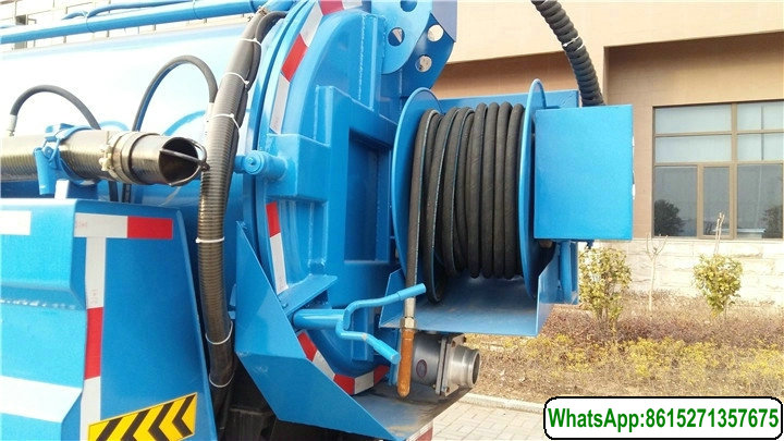 Vacuum Tanker with Pressure Water Clean Truck 1.5+1.8m3