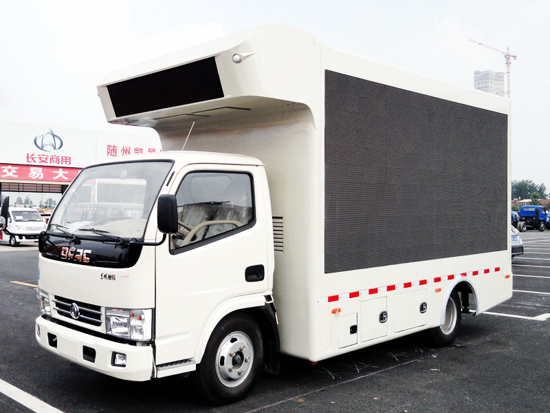Dongfeng 4*2 Light Mobile LED Truck