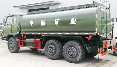 Dongfeng off Road 8000L 6X6 Fuel Tanker Truck for Sales