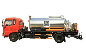 Kingrun Asphalt Distributor (8000L Asphalt Road Spraying Truck)