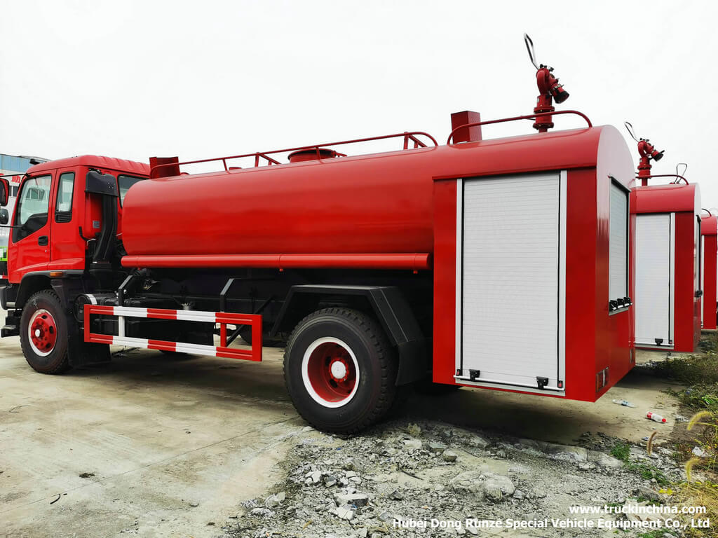 ISUZU Fire Truck / Fire Engine With Stainless Steel Water Tank PTO Sandwich Type For Fire Pump Sprinkler 50L/s Cannon PS10/50W-D