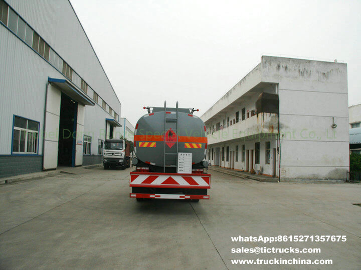 JAC 4x2 Diesel refueling vehicle 12000L