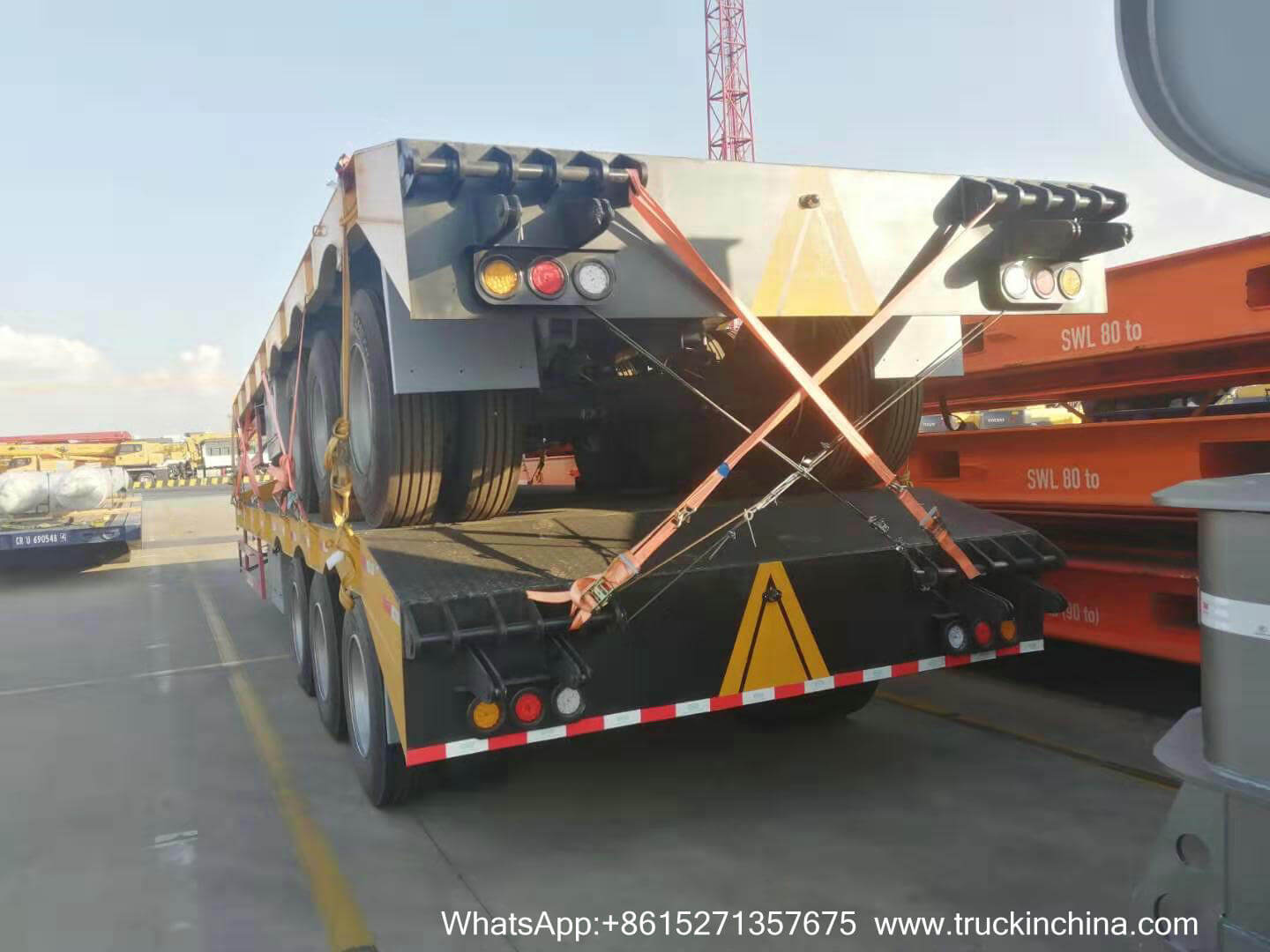 T9400TDP 3 Axles Low Bed Trailer 60 Tons Customizing with 20ft Container Locks